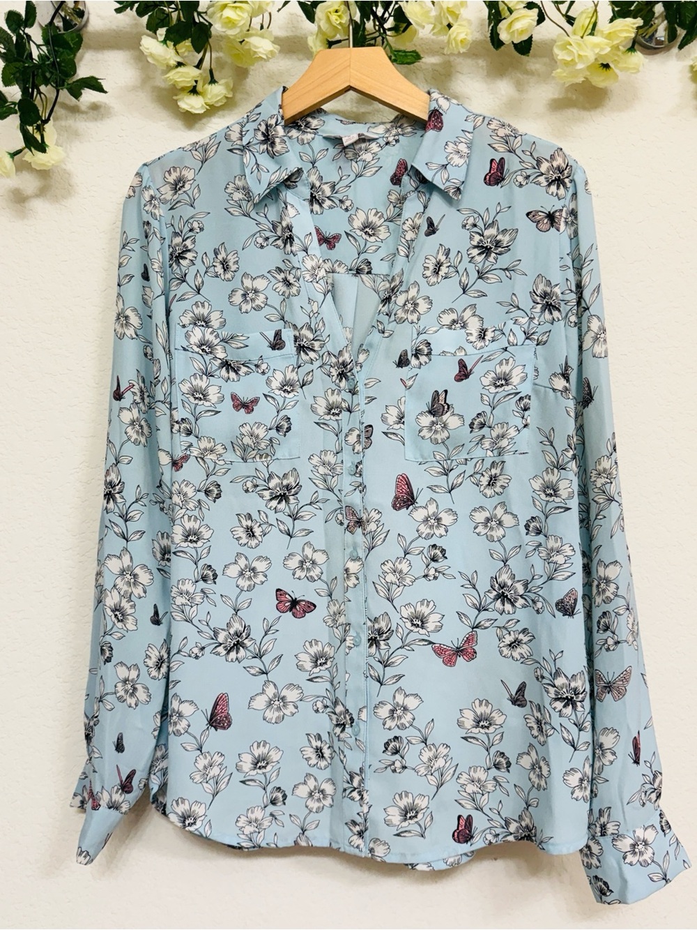 Candie's • Light Blue Floral Butterfly Button Down Blouse Cottagecore Size M